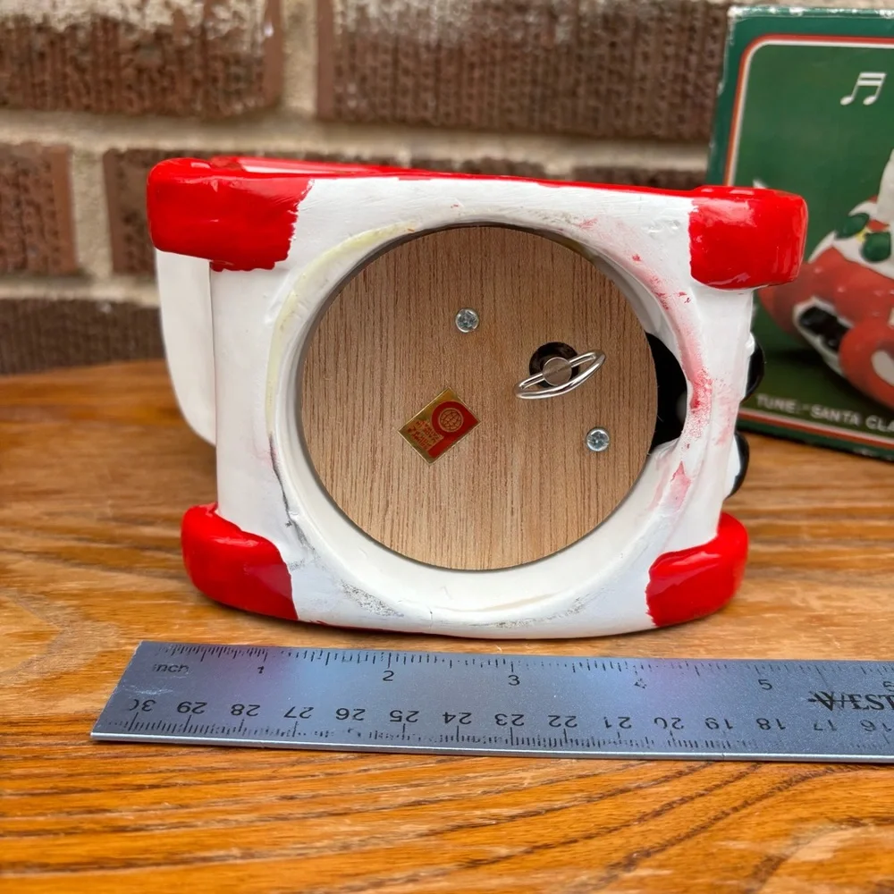 Vintage Christmas Santa Claus Sleigh Musical Box Taiwan Original Box